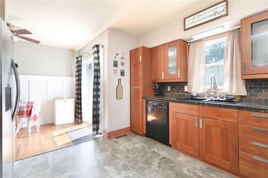 2812 Adams Ave, Des Moines, IA 50310 - photo 7