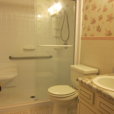 416 Regalwood Dr, Jacksonville, NC 28546 - photo 2