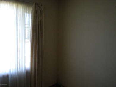 15 Mercer St, Wilkes Barre, PA 18705 - photo 5