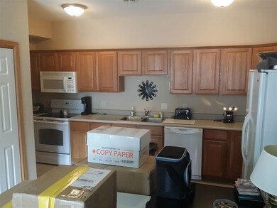 2623 Orchard Dr unit 4, Cedar Falls, IA 50613 - photo 3