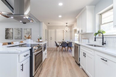 1904 Lincolnshire Dr, Bedford, TX 76021 - photo 4