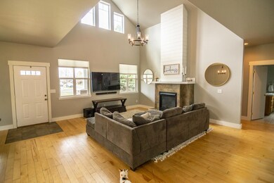 920 NW 15th St, Redmond, OR 97756 - photo 7