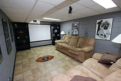 4024 Manor Ln, Des Moines, IA 50310 - photo 5