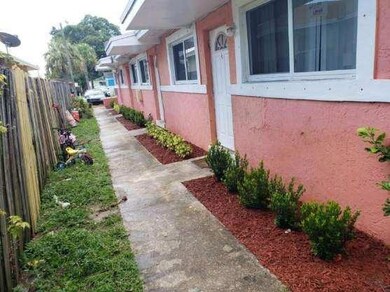 716 SW 9th St, Dania, FL 33004 - photo 2