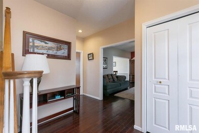 2715 W 46th St, Davenport, IA 52806 - photo 2