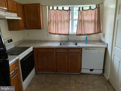 1317 Upcot Ct, Capitol Heights, MD 20743 - photo 7