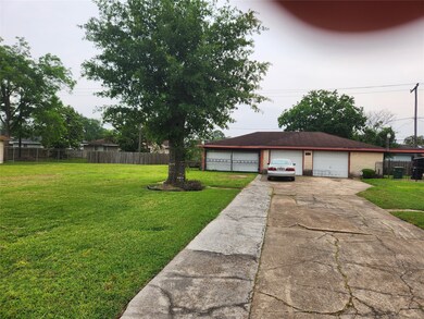 4923 Teton St, Houston, TX 77033 - photo 3