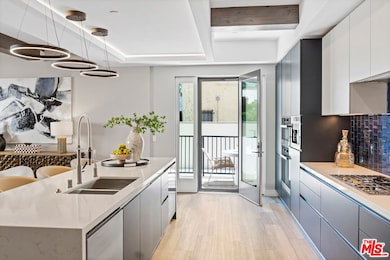 160 N La Peer Dr unit 201, Beverly Hills, CA 90211 - photo 5