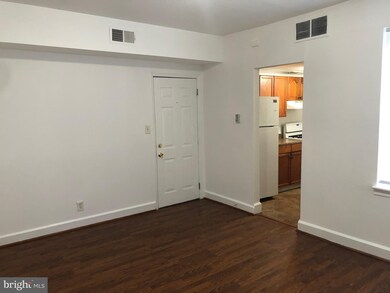 806 8th St NE unit . 2, Washington, DC 20002 - photo 2