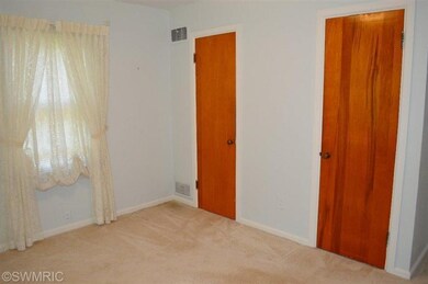 1877 Baldwin Dr, Niles, MI 49120 - photo 2