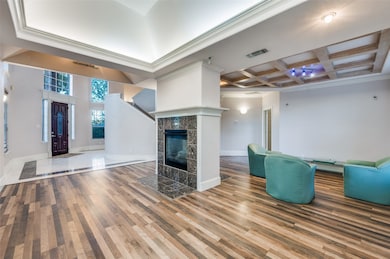 1805 Old Oak Dr, Arlington, TX 76012 - photo 4