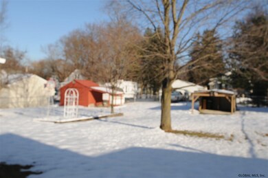 8 Concord St, Schenectady, NY 12302 - photo 3