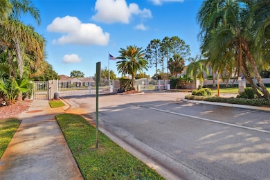 27547 Pleasure Ride Loop, Wesley Chapel, FL 33544 - photo 4