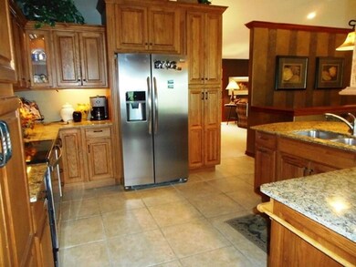 315 Shorewood Dr, Menomonie, WI 54751 - photo 5