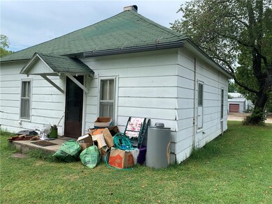 109 E Cleveland St, Prairie Grove, AR 72753 - photo 5