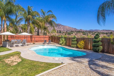 6985 Grove Ave Highland CA-large-023-023