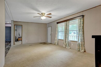 102 Mockingbird St, Ector, TX 75439 - photo 4