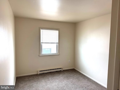 219 W Fifth St unit 2ND FLOOR, Lansdale, PA 19446 - photo 4