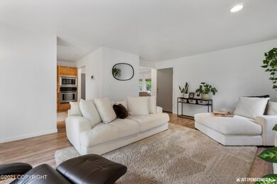 Living Room w/Laminate Flooring