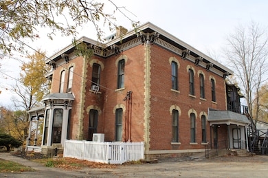 402 W Lincolnway, Morrison, IL 61270 - photo 5