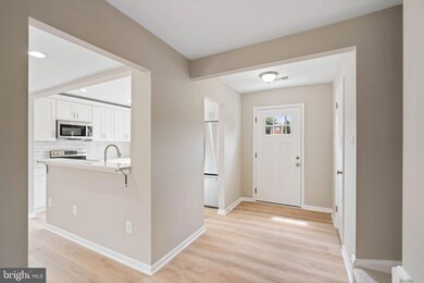 9542 Blake Ln, Fairfax, VA 22031 - photo 3