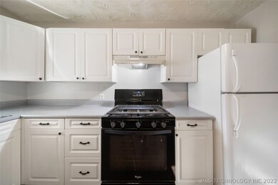 217 W 6th St, Claremore, OK 74017 - photo 3