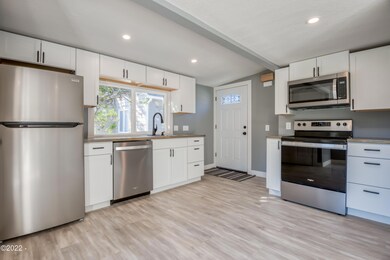 3143 SW Coast Ave, Lincoln City, OR 97367 - photo 4