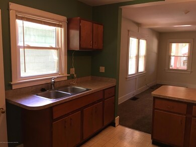 1215 Parkview St, Lansing, MI 48912 - photo 5