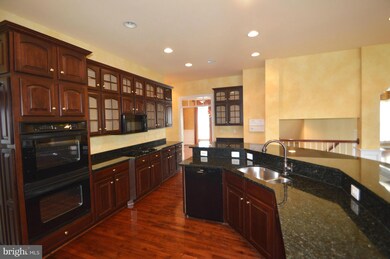 43494 Savoy Woods Ct, Chantilly, VA 20152 - photo 7