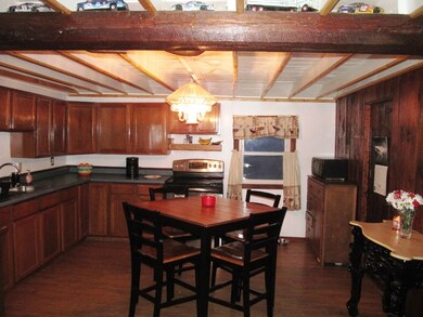 629 Hanover St, Claremont, NH 03743 - photo 4