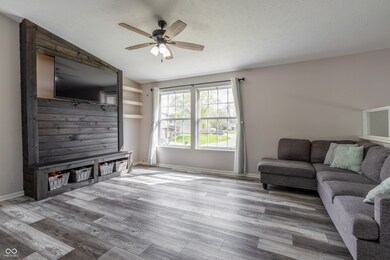 8231 N Chaucer Ct, Columbus, IN 47201 - photo 6