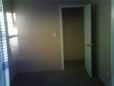 81 Kilvert St, Warwick, RI 02886 - photo 4