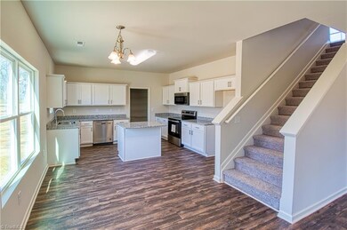 165 Glasmere Ct, Winston-Salem, NC 27101 - photo 4