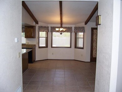 Eat-In Kitchen