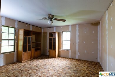 13561 Moffat Rd, Temple, TX 76502 - photo 4