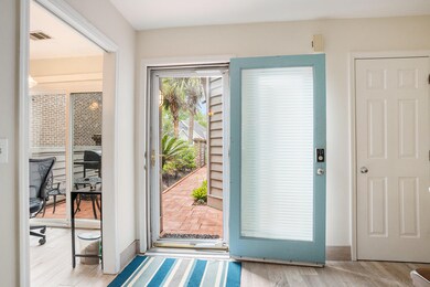 8 Duffers Court C - Entrance Door