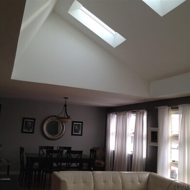 19 Swartson Ct, Albany, NY 12209 - photo 7