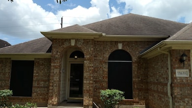 11638 Peachwood Lake Dr, Sugar Land, TX 77498 - photo 3