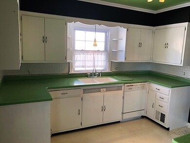 904 E Walnut St, Washington, IN 47501 - photo 4