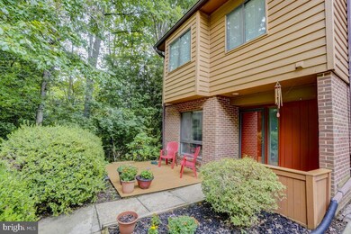 2251 Chestnut Burr Ct, Reston, VA 20191 - photo 3