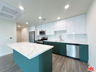 1037 Dewey Ave unit 501, Los Angeles, CA 90006 - photo 4