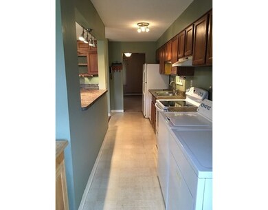 72 Robinridge Rd unit 72, Chicopee, MA 01022 - photo 3