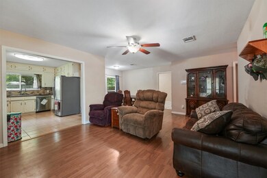 1215 Courtney St, Richmond, TX 77469 - photo 4