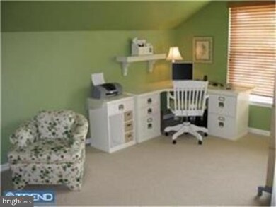 11 Castle Rd, Burlington, NJ 08016 - photo 5