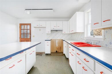 125 Brook Farm Rd S, Wakefield, RI 02879 - photo 5