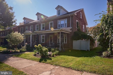 394 Pine St, Reading, PA 19611 - photo 2