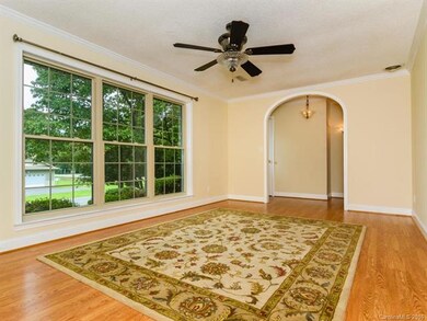 101 Pinehurst Dr, Hendersonville, NC 28792 - photo 5