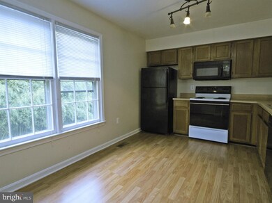 15009 Bridgeport Dr unit X, Dumfries, VA 22025 - photo 5