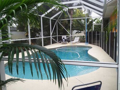 Swimming Pool/Hot Tub/Sauna. Screened Pool and Lan