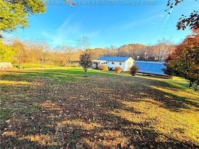 12413 Ripley Rd, Point Pleasant, WV 25550 - photo 3